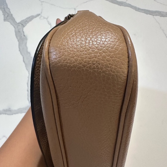 Gucci Tan Leather Clutch with Chain Detail - Picture 12 of 15